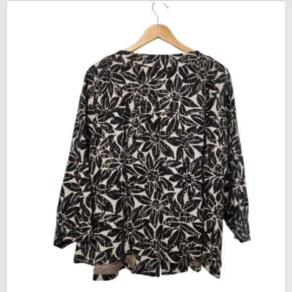 Michael Kors Linen Floral 2 button, 3/4 Sleeve Jacket - Picture 6 of 10